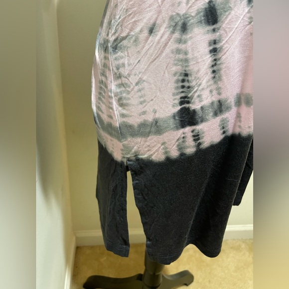 Tie dye T-shirt and Long sleeve shrug - Picture 6 of 8